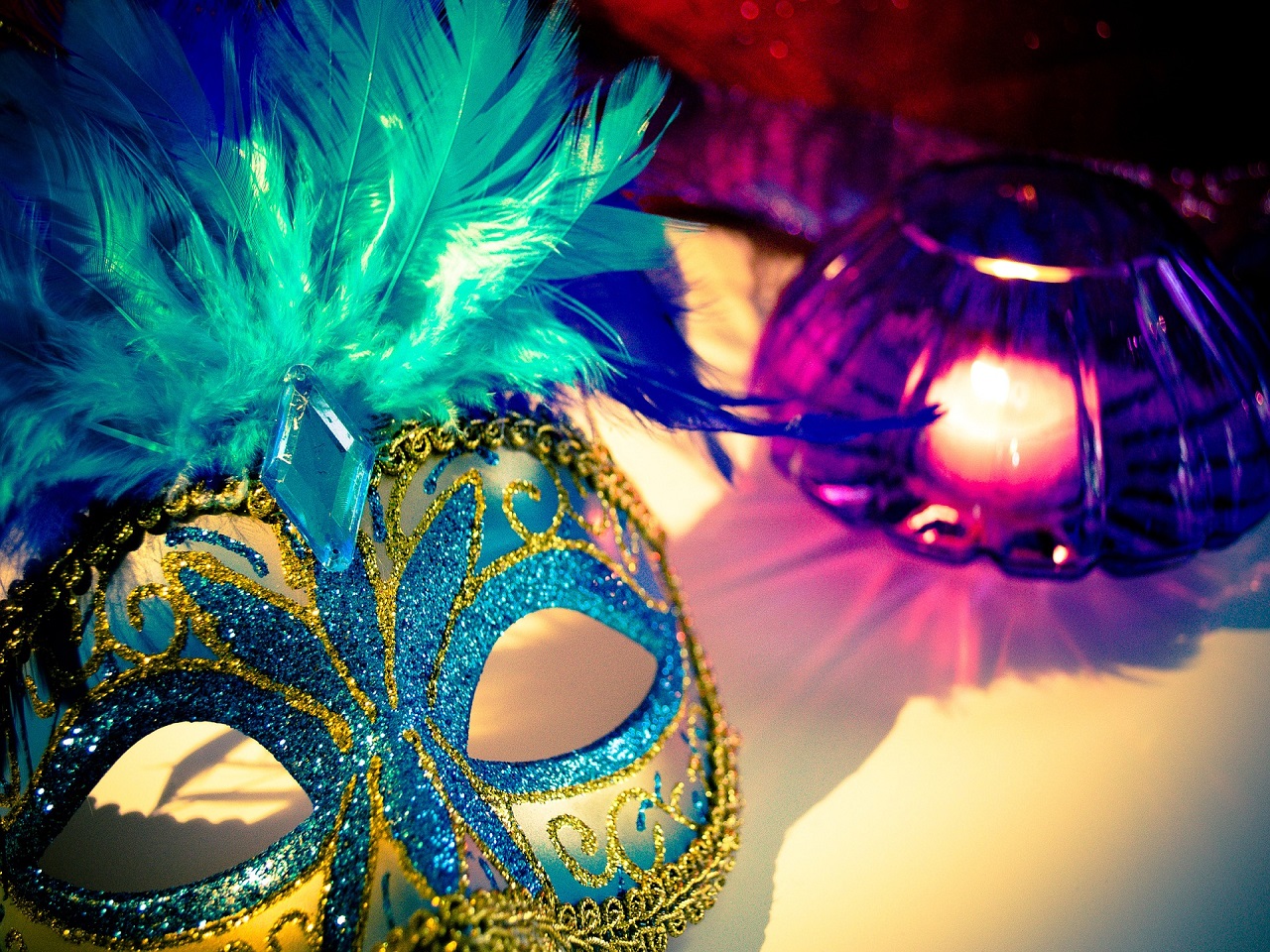 5 Tips for Hosting A Themed Party